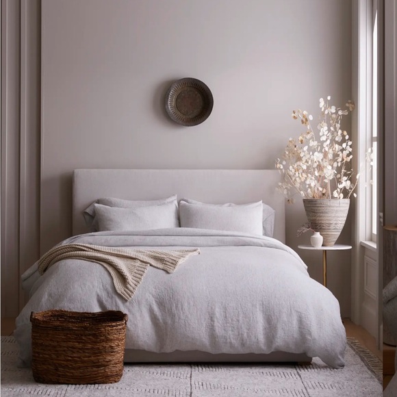 NWOT QUINCE European Linen Duvet Cover Set
Grey/White Mini Pinstripe/ Full/Queen - Picture 2 of 6